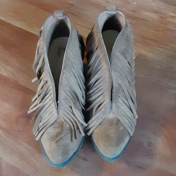 Fringe Brown Boots - Picture 1 of 3